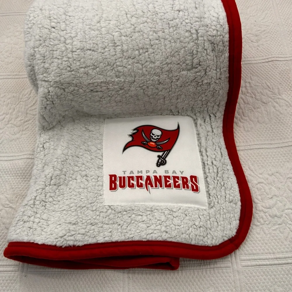 Northwest Tampa Bay Buccaneers NFL Sherpa Fleece Throw Blanket Red White